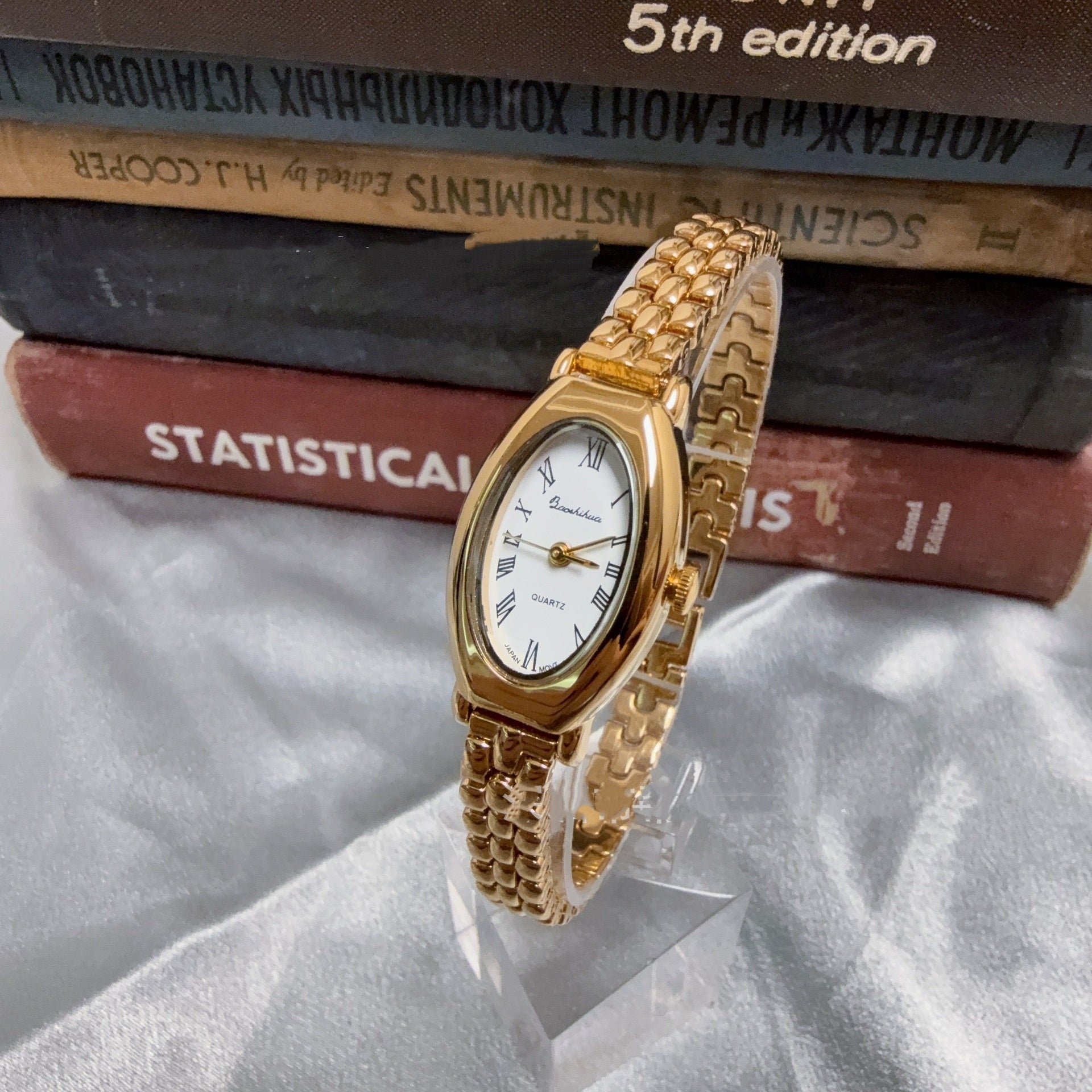 Oval Mesh Belt Retro Golden Simple Graceful Backflow Gold-plated Quartz Watch