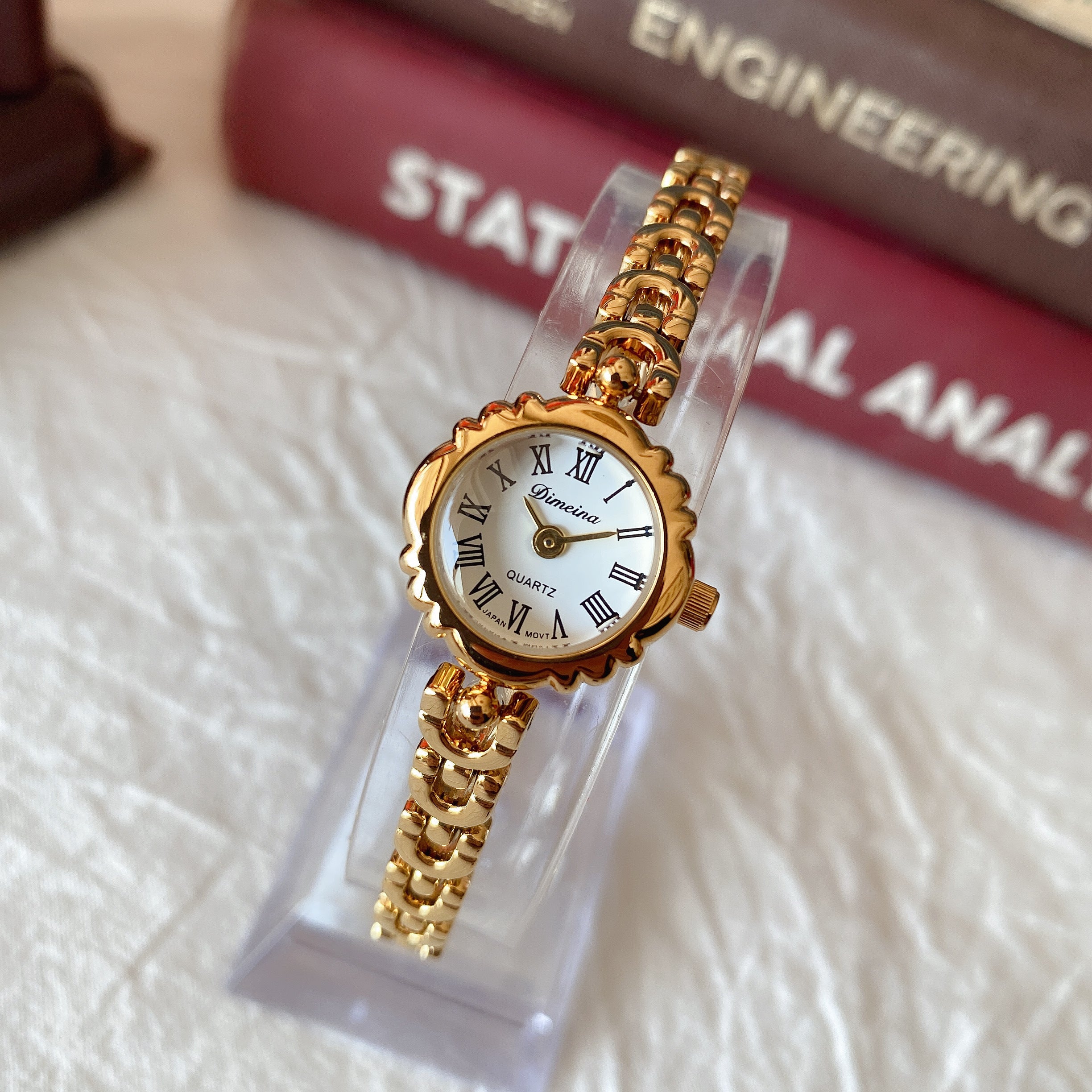 Casual Retro Bracelet Quartz Women's Watch