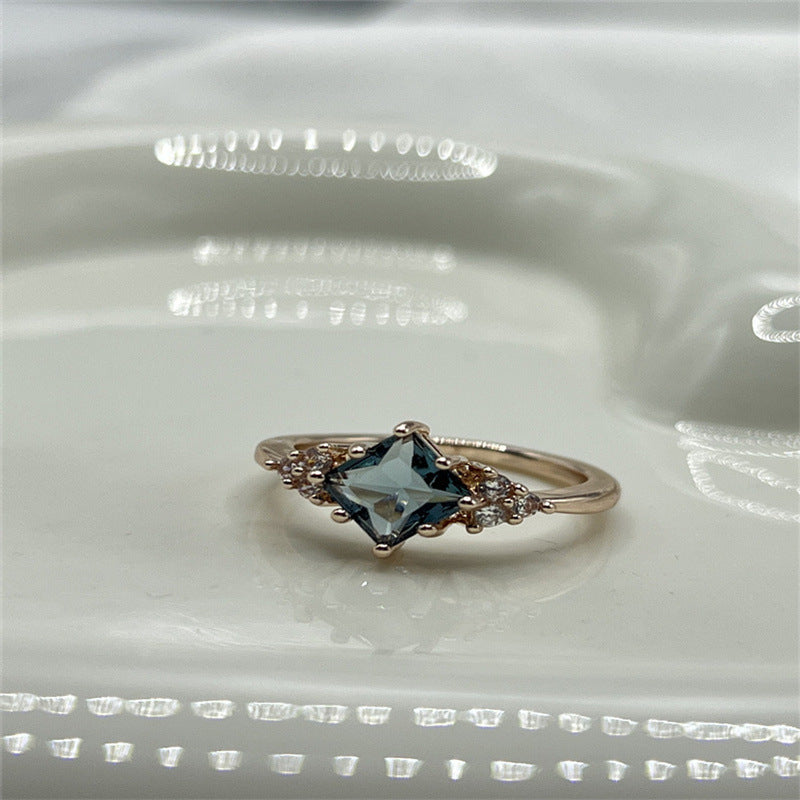 Japanese Exquisite Copper Inlaid Colorful Zircon Ring