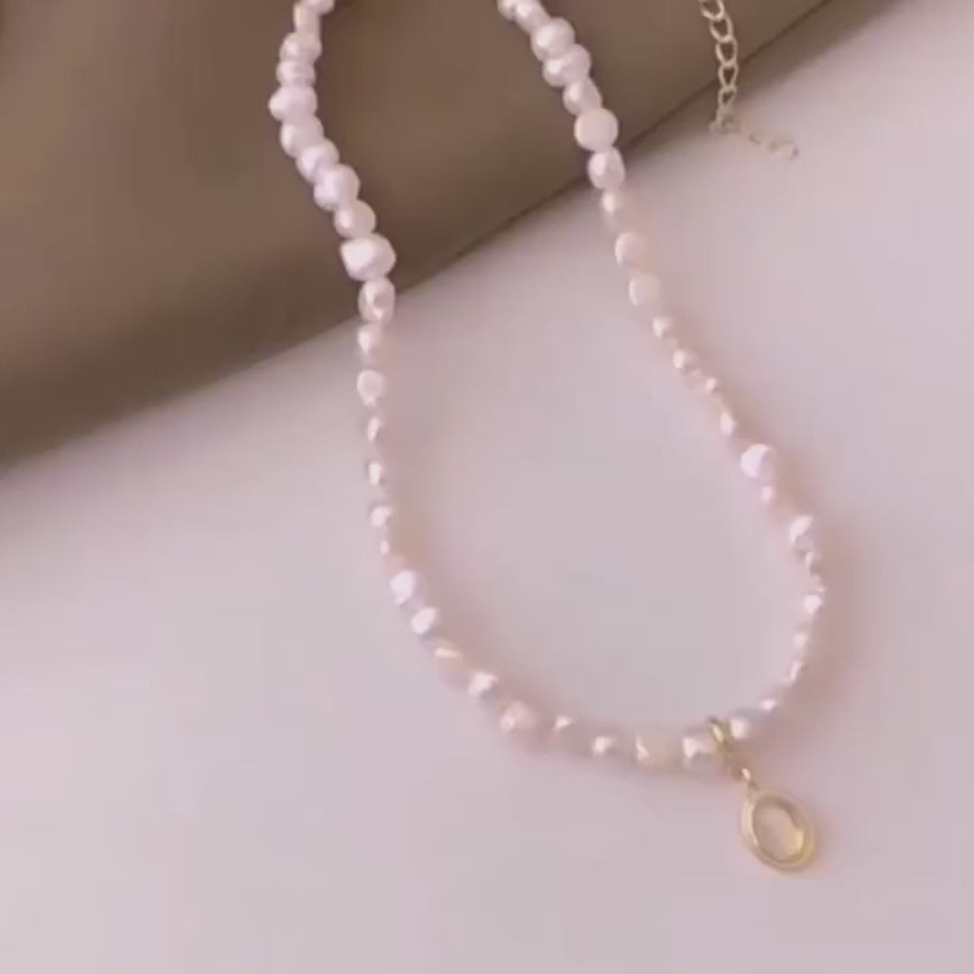 Load video: Round Medal Pearl Necklace Irregular Pearl